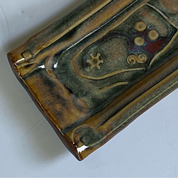 Pottery Spoon Rest Hand Made Glazed Beige red Signed 9” long Kitchen Cooking - Picture 13 of 16